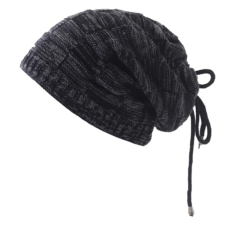 Gorro de Inverno com PomPom e Cordão